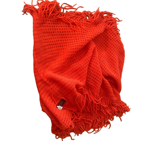 Warm Knit Infinity Scarf Red, Fringed Circle Style Red Fringed NWT - Picture 4 of 5